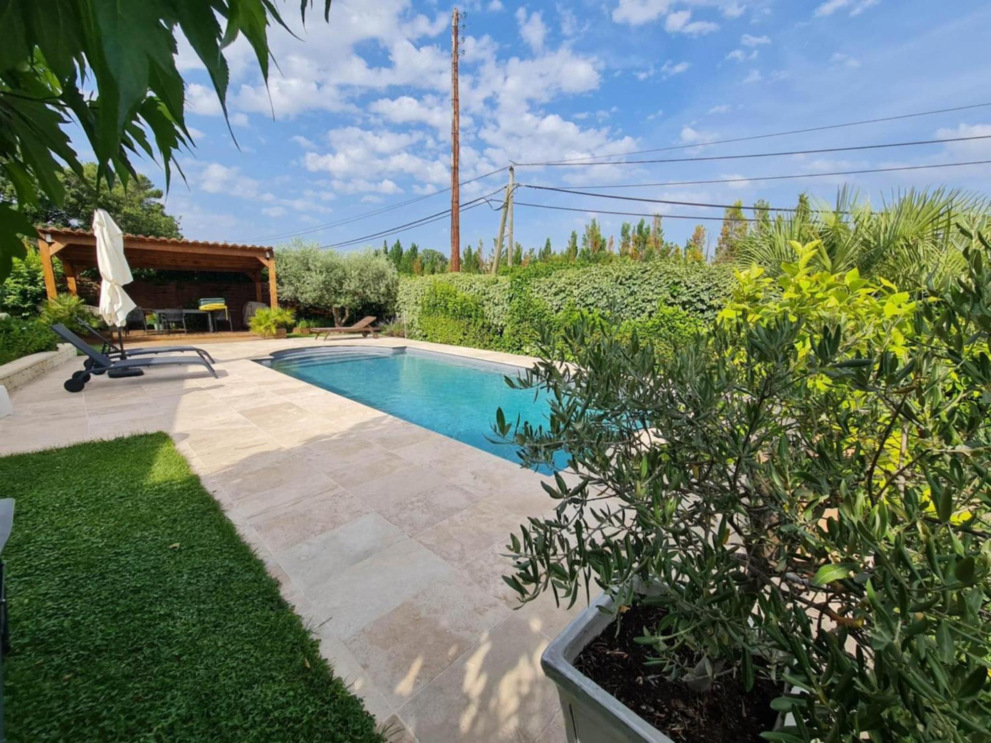 Maison Villa Pierrevert Luaran gambar