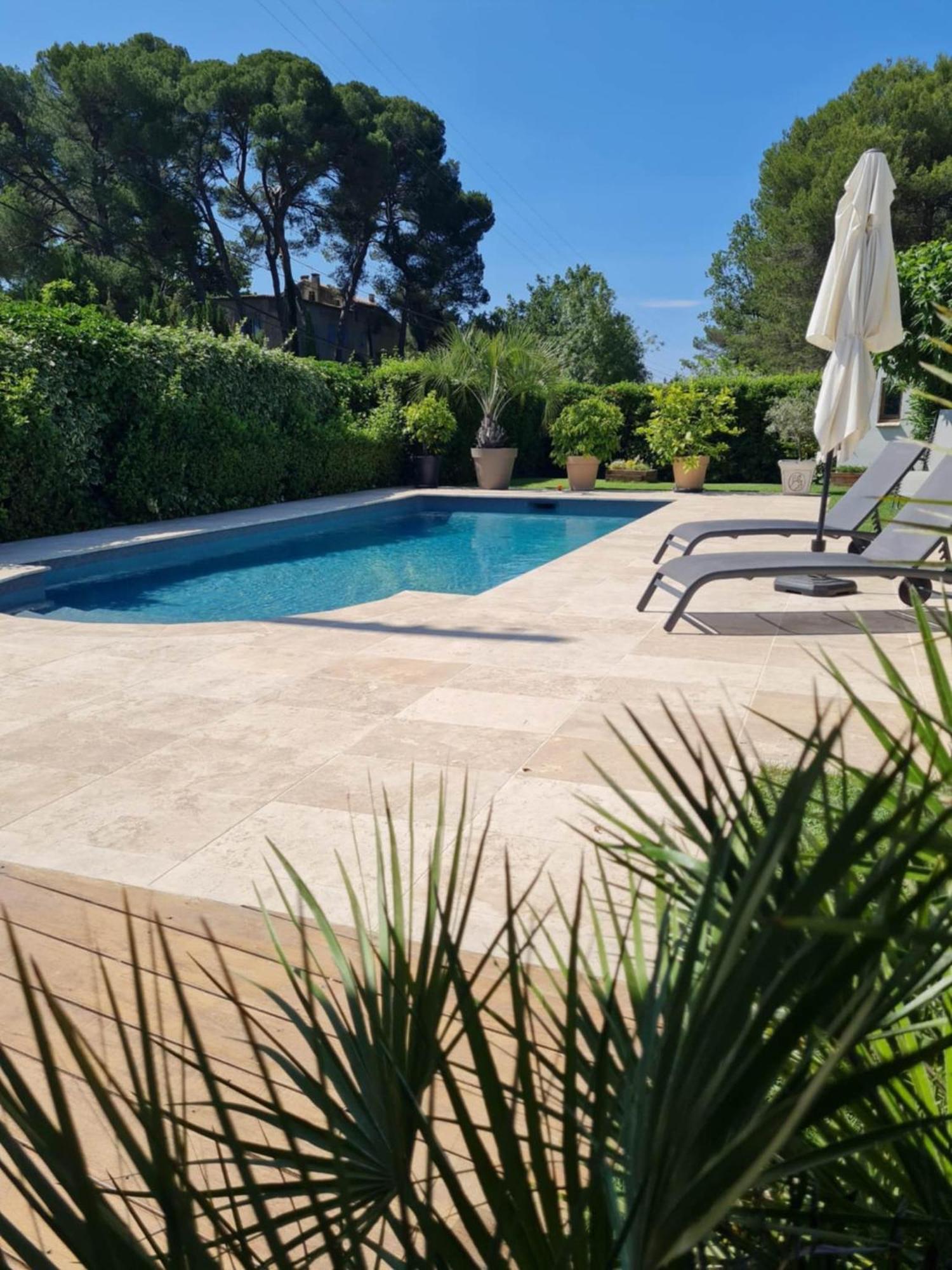 Maison Villa Pierrevert Luaran gambar